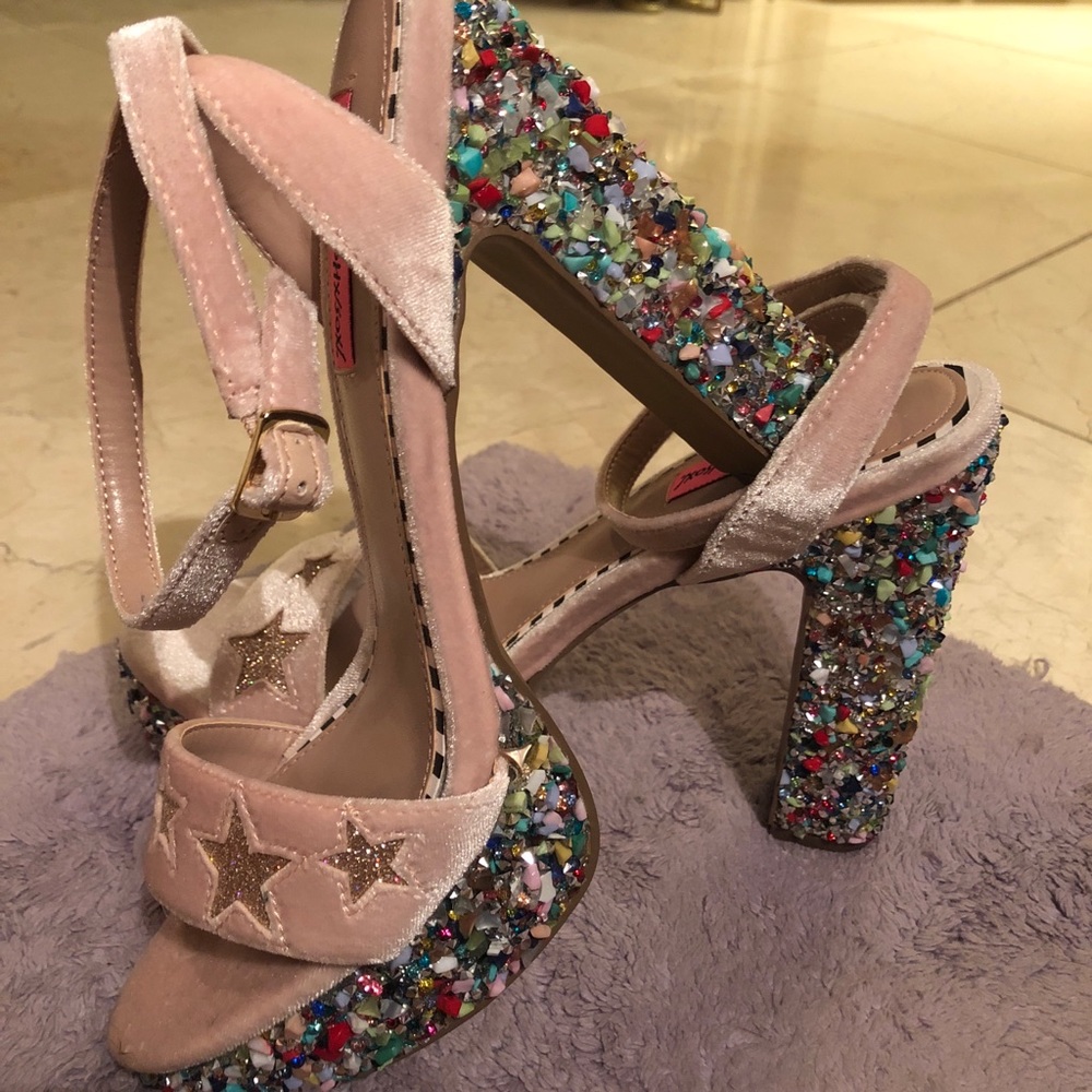 Betsey Johnson Velvet Kenna heels NWOB